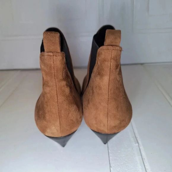 Diane Von Furstenburg Women's NADIE Brown Suede Chelsea Boots Size 9 - Picture 5 of 15